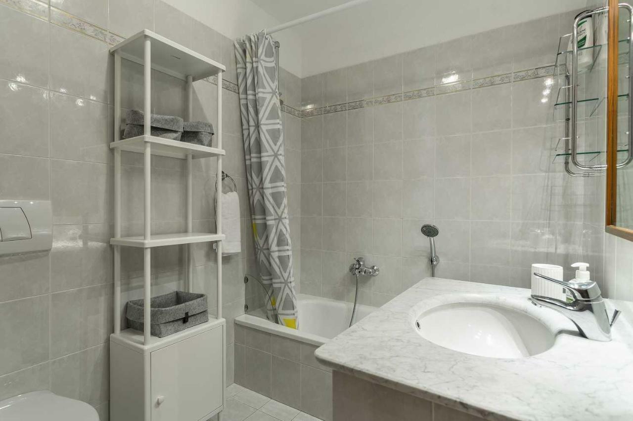 Apartment Ensa - Alpes Travel - Central Chamonix - Sleeps 4 Bagian luar foto