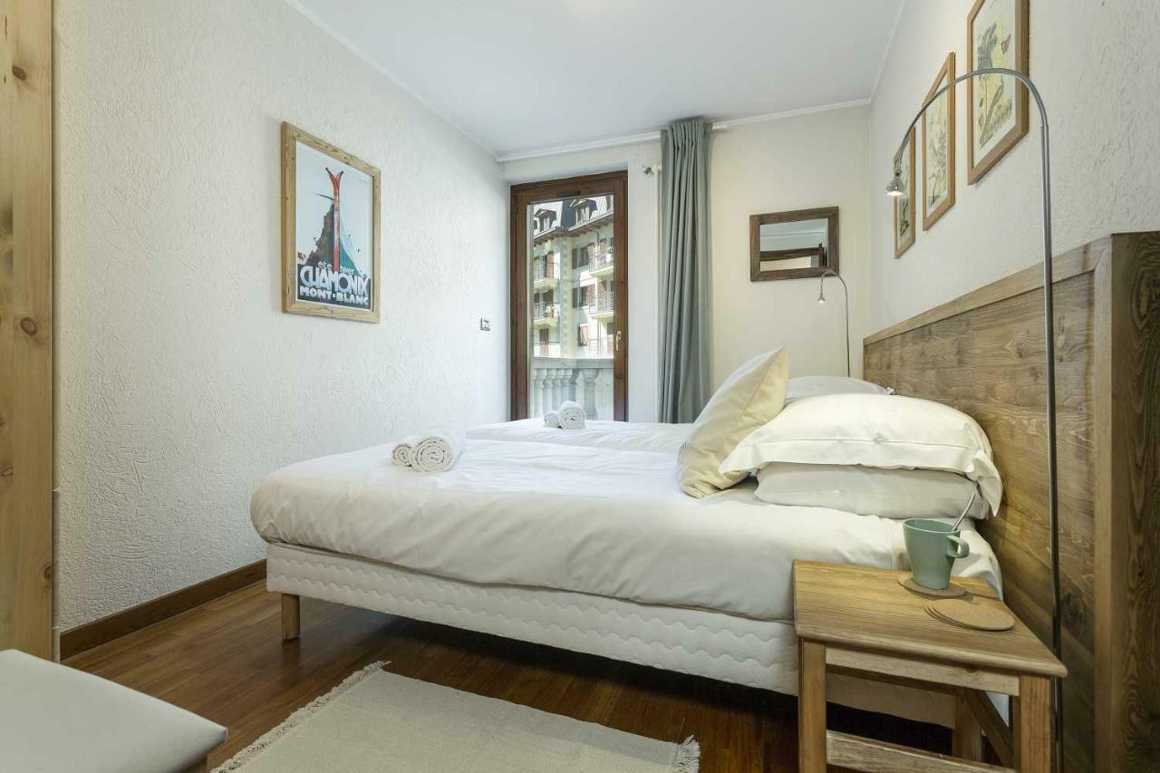 Apartment Ensa - Alpes Travel - Central Chamonix - Sleeps 4 Bagian luar foto