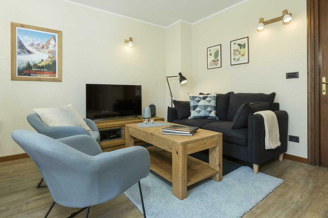 Apartment Ensa - Alpes Travel - Central Chamonix - Sleeps 4 Bagian luar foto