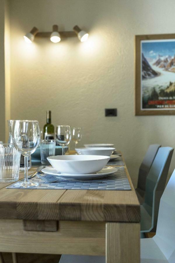 Apartment Ensa - Alpes Travel - Central Chamonix - Sleeps 4 Bagian luar foto