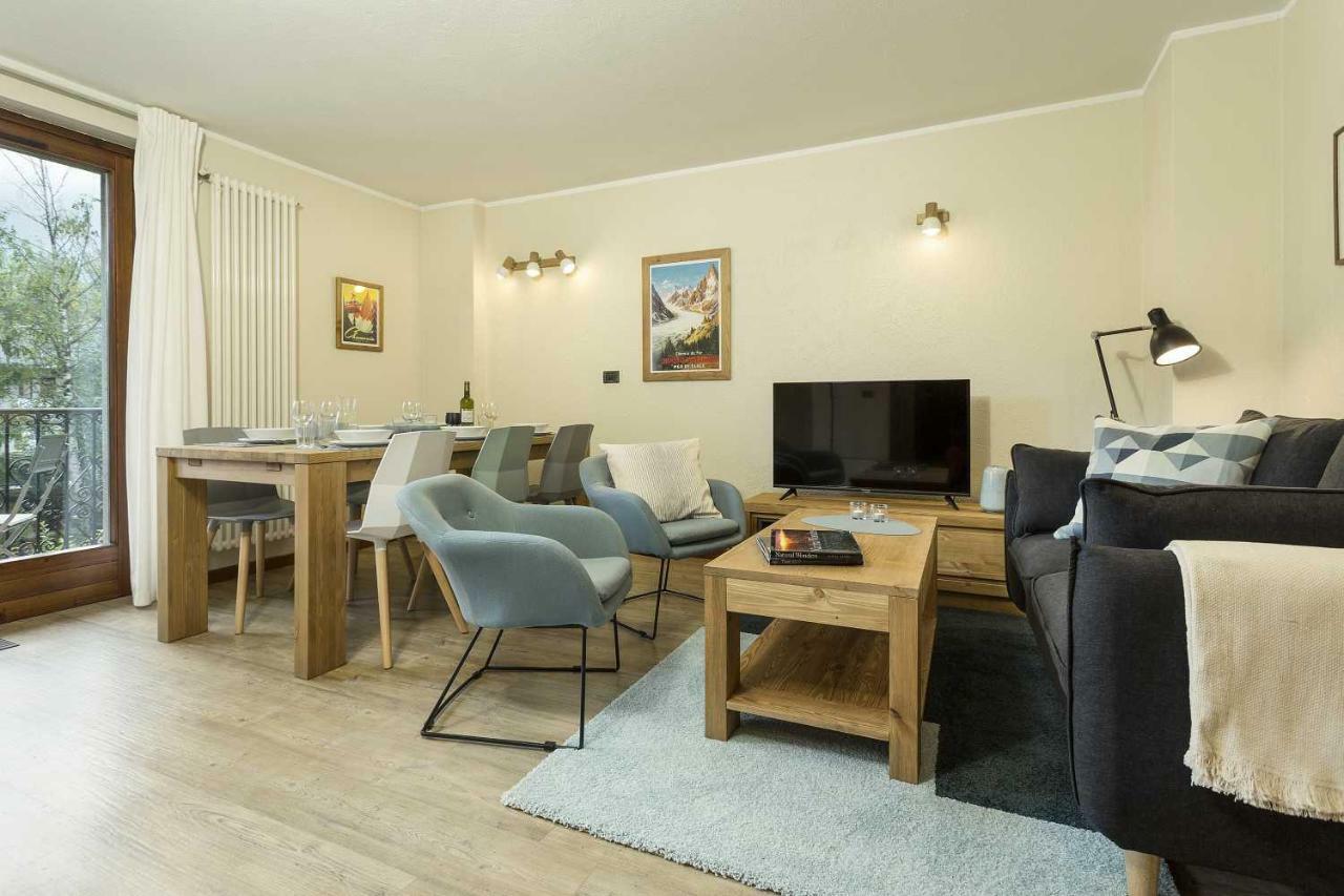 Apartment Ensa - Alpes Travel - Central Chamonix - Sleeps 4 Bagian luar foto